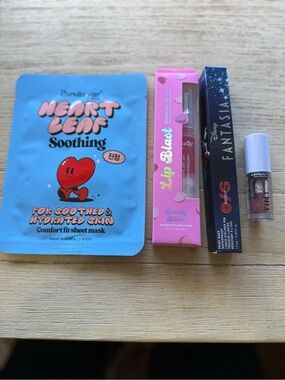 4 piece Beauty Bundle - Mask, Plumping Lip Oil, Liquid Eyeliner & Lip/Cheek Tint